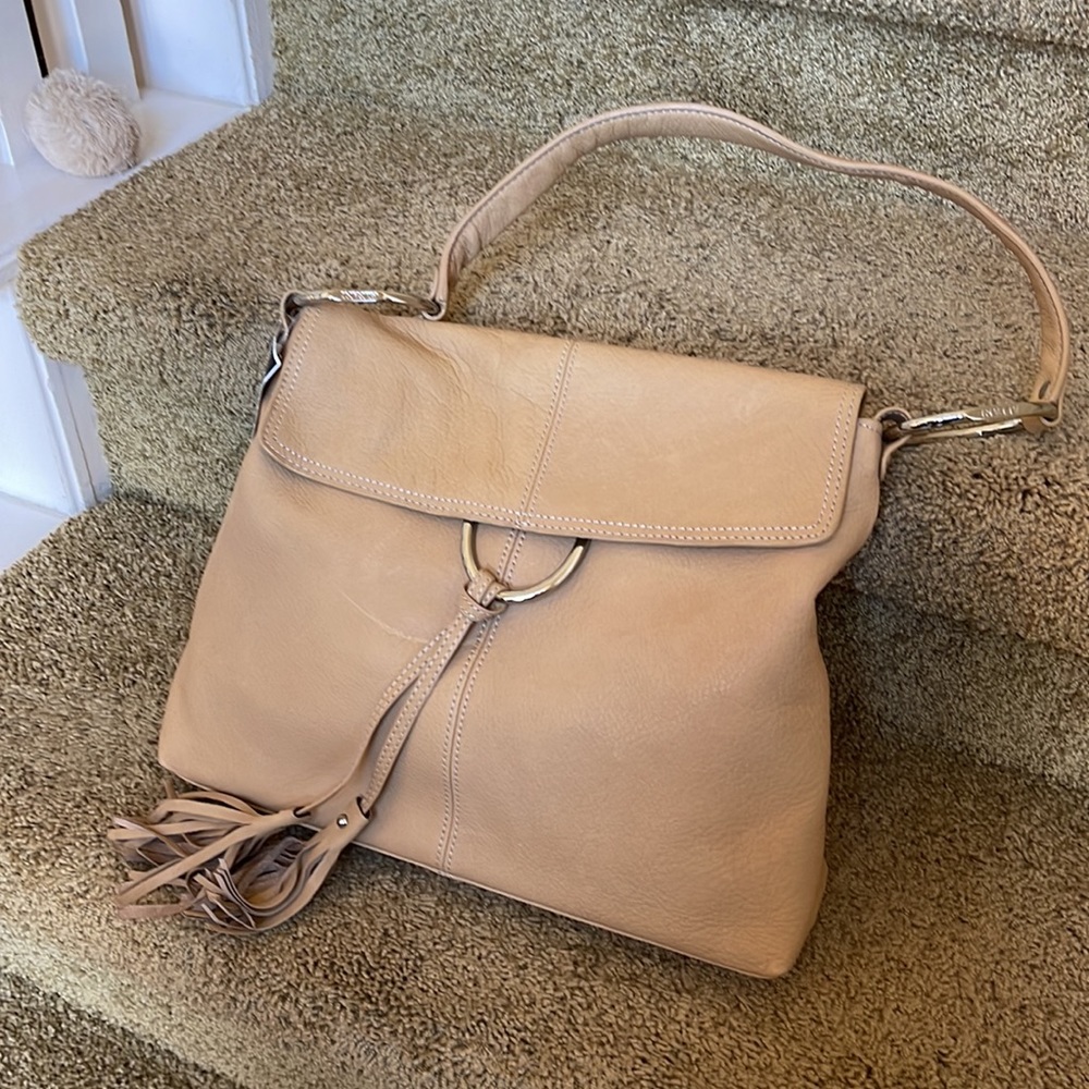 Valentine Sale! Alfani leather shoulder bag. Perfect size and neutral color